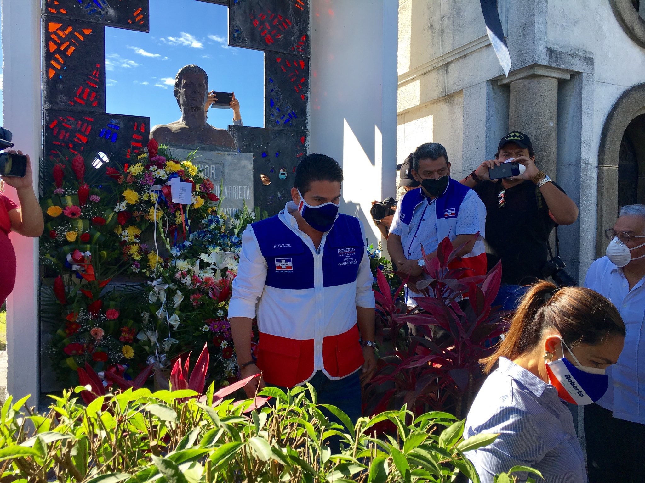 ARENA rememora la muerte de su fundador, Roberto d’Aubuisson, considerado asesino de Monseñor Romero arena-rememora-la-muerte-de-su-fundador-roberto-daubuisson-considerado-asesino-de-monsenor-romero